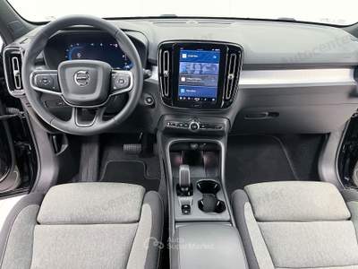 Volvo XC40 XC40 B3 163CV AUT CORE Nero usata Bassano del Grappa