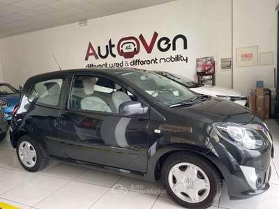 Renault Twingo Twingo II 2007 1.2 lev Dynamique CL 75cv Nero usata Lonate Pozzolo