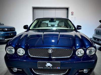 Jaguar XJ 2.7d V6 207CV Sovereign Blu/Azzurro usata Napoli