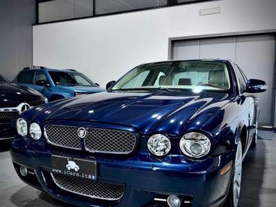 Jaguar XJ 2.7d V6 207CV Sovereign Blu/Azzurro usata Napoli