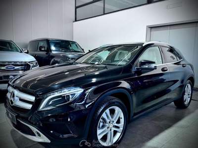 Mercedes-Benz GLA d 136CV Executive Tetto Apribile Nero usata Napoli