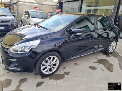 Renault Clio TCe 12V 90CV GPL 5p. Moschino Int. Nero usata Casatisma