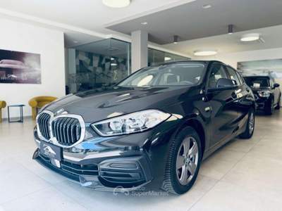 BMW Serie 1 118d d Business Advantage auto Nero usata San Michele Salentino