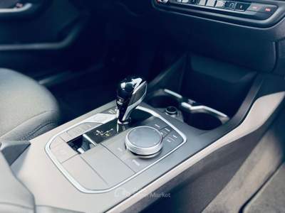 BMW Serie 1 118d d Business Advantage auto Nero usata San Michele Salentino