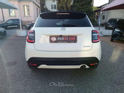 Fiat 600 Hybrid 100 CV DCT MHEV La Prima Bianco usata Varese