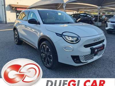 Fiat 600 Hybrid 100 CV DCT MHEV La Prima Bianco usata Varese