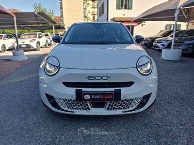 Fiat 600 Hybrid 100 CV DCT MHEV La Prima Bianco usata Varese