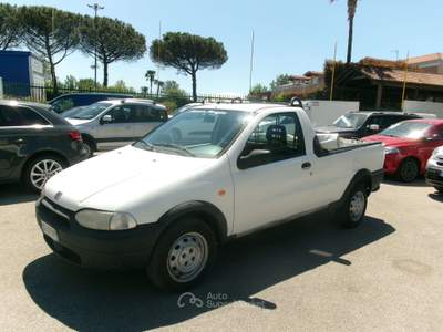 Fiat Strada 1.9 DIESEL PICK-UP 110000 KM CARROZZERIA COME DA FOTO Bianco usata Giugliano in Campania
