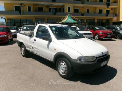 Fiat Strada 1.9 DIESEL PICK-UP 110000 KM CARROZZERIA COME DA FOTO Bianco usata Giugliano in Campania