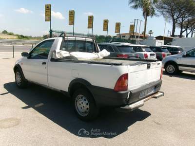 Fiat Strada 1.9 DIESEL PICK-UP 110000 KM CARROZZERIA COME DA FOTO Bianco usata Giugliano in Campania