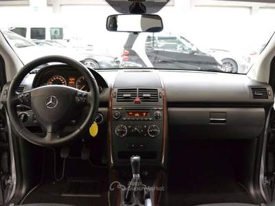 Mercedes-Benz Classe A BlueEFFICIENCY Style Pdc-Cerchi 16" Grigio usata Monza
