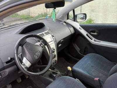 Toyota Yaris Sol 3porte ok neopatentati usata Cascina