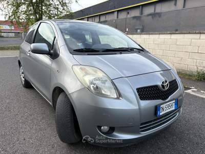 Toyota Yaris Sol 3porte ok neopatentati usata Cascina