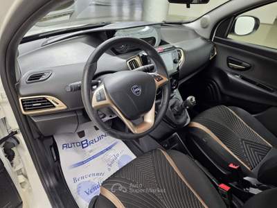 Lancia Ypsilon Ypsilon 1.0 firefly hybrid Alberta Ferretti s&s 70cv Bianco usata Bruino