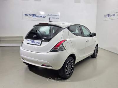Lancia Ypsilon Ypsilon 1.0 firefly hybrid Alberta Ferretti s&s 70cv Bianco usata Bruino