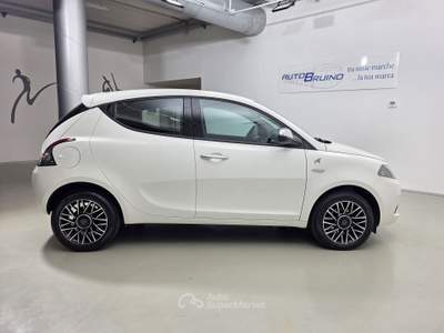 Lancia Ypsilon Ypsilon 1.0 firefly hybrid Alberta Ferretti s&s 70cv Bianco usata Bruino