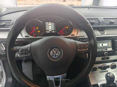 Volkswagen Passat Var.2.0TDI 103kW Highline BMot.Tec. Grigio usata Striano