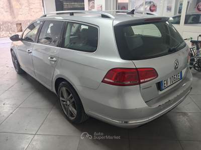 Volkswagen Passat Var.2.0TDI 103kW Highline BMot.Tec. Grigio usata Striano