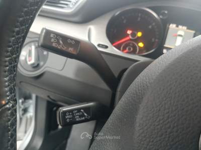 Volkswagen Passat Var.2.0TDI 103kW Highline BMot.Tec. Grigio usata Striano
