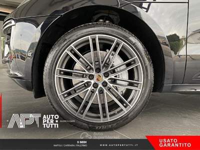 Porsche Macan Macan 2.9 Turbo 440cv pdk Nero usata Carrara