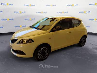 Lancia Ypsilon 1.0 FireFly 70cv Hybrid Gold Plus Bianco usata Roma