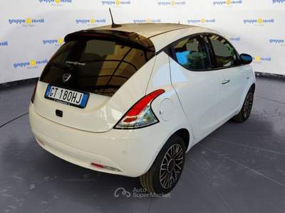 Lancia Ypsilon 1.0 FireFly 70cv Hybrid Gold Plus Bianco usata Roma