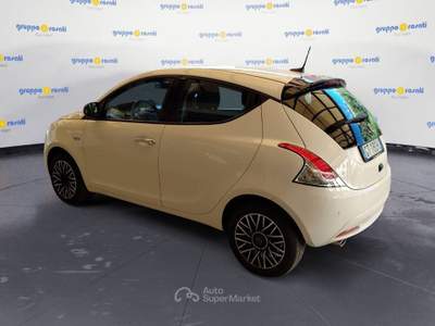 Lancia Ypsilon 1.0 FireFly 70cv Hybrid Gold Plus Bianco usata Roma