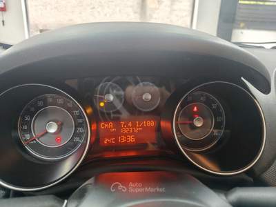 Fiat Punto 1.2 Street 69cv Bianco usata Striano