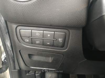 Fiat Punto 1.2 Street 69cv Bianco usata Striano