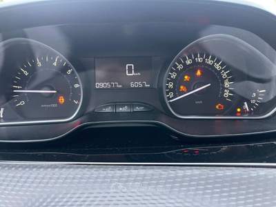Peugeot 2008 PureTech 82 Active LEGGI ANNUNCIO Grigio usata Striano