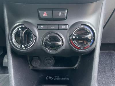 Peugeot 2008 PureTech 82 Active LEGGI ANNUNCIO Grigio usata Striano