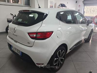 Renault Clio Clio Sporter dCi 8V 90CV EDC Start&Stop Energy Zen Bianco usata Striano