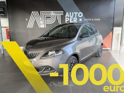 Lancia Ypsilon Ypsilon 1.0 firefly hybrid Platino s&s 70cv Grigio usata Carrara