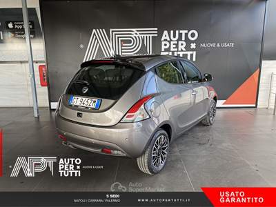 Lancia Ypsilon Ypsilon 1.0 firefly hybrid Platino s&s 70cv Grigio usata Carrara