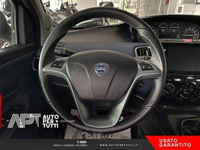 Lancia Ypsilon Ypsilon 1.0 firefly hybrid Platino s&s 70cv Grigio usata Carrara