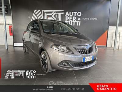 Lancia Ypsilon Ypsilon 1.0 firefly hybrid Platino s&s 70cv Grigio usata Carrara