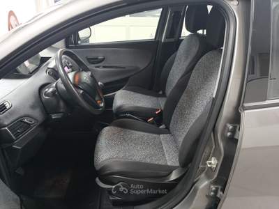 Lancia Ypsilon 1.0 FireFly 70cv Hybrid Silver Grigio usata Striano