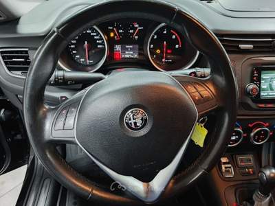Alfa Romeo Giulietta 1.6 JTDm TCT 120 CV AUTOMATICA Nero usata Striano