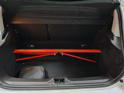 Renault Clio TCe 220CV EDC 5 porte Energy R.S. Trophy Bianco usata Striano