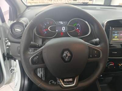 Renault Clio 1.5 DCI 90cv MOSCHINO INTENS Bianco usata Striano