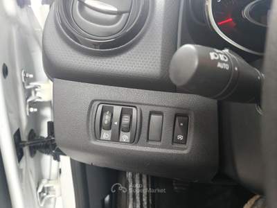 Renault Clio 1.5 DCI 90cv MOSCHINO INTENS Bianco usata Striano