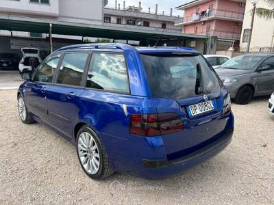 Fiat Stilo Stilo Multiwagon 1.9 mjt 120cv DYNAMIC Blu/Azzurro usata Striano