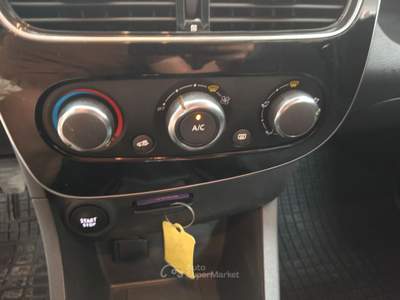 Renault Clio Clio TCe 90 CV 5 porte Intens Grigio usata Striano
