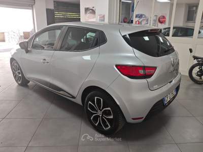 Renault Clio Clio TCe 90 CV 5 porte Intens Grigio usata Striano