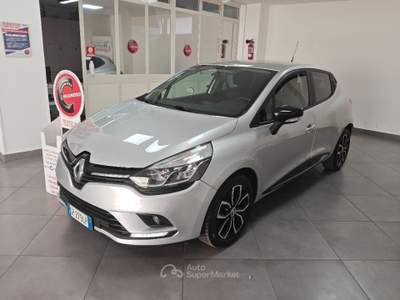 Renault Clio Clio TCe 90 CV 5 porte Intens Grigio usata Striano