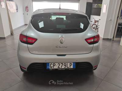 Renault Clio Clio TCe 90 CV 5 porte Intens Grigio usata Striano