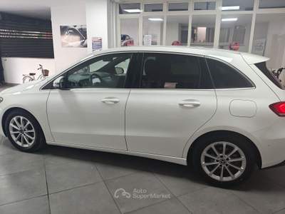 Mercedes-Benz Classe B B 180 d Automatic Sport Bianco usata Striano