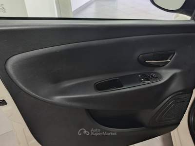Lancia Ypsilon Ypsilon 1.2 69 CV 5 porte Gold Beige usata Striano