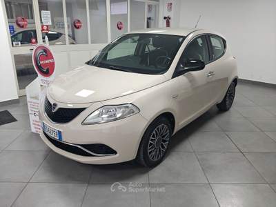 Lancia Ypsilon Ypsilon 1.2 69 CV 5 porte Gold Beige usata Striano