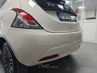 Lancia Ypsilon Ypsilon 1.2 69 CV 5 porte Gold Beige usata Striano